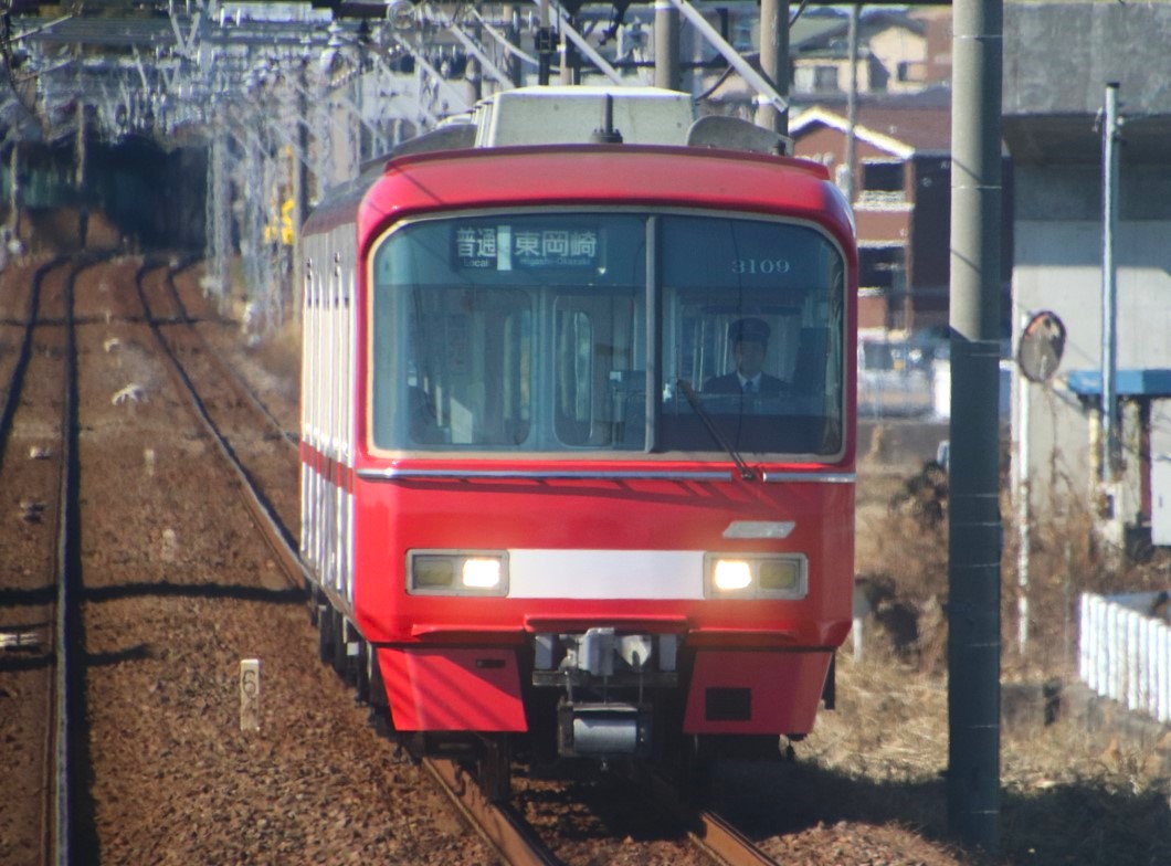 「急行→普通→急行」何がしたいの!? 名鉄ダイヤのお家芸「種別変更」の背景にある「逆転の発想」とは(1/3 ページ) | 乗りものニュース