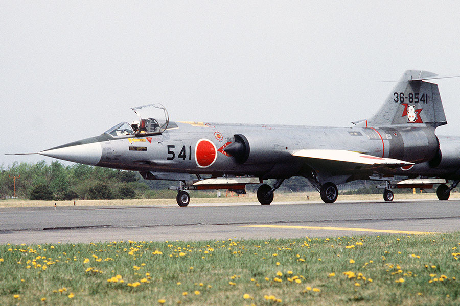 高さ＆速さで世界記録だが… F-104「スターファイター」の毀誉褒貶 墜落しまくった国／理想的だった日本 | 乗りものニュース