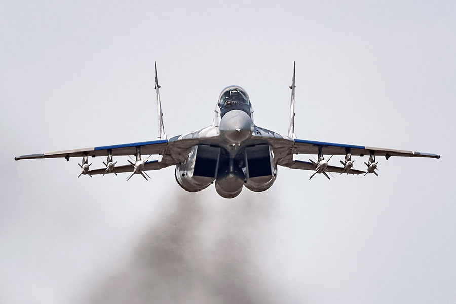 ウクライナ空軍のMiG-29「新型爆弾を搭載した状態の姿がSNSで