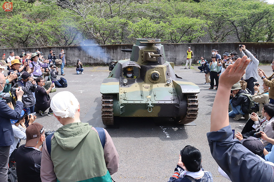 戦前の車両」走った！ 戦車／四駆車／戦車改造ブルドーザー 80年前の