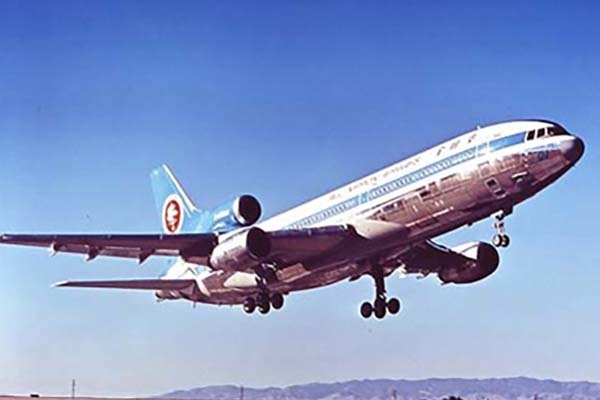 いまや激レア？「3発エンジンの旅客機」なぜ消えた？ かつては長