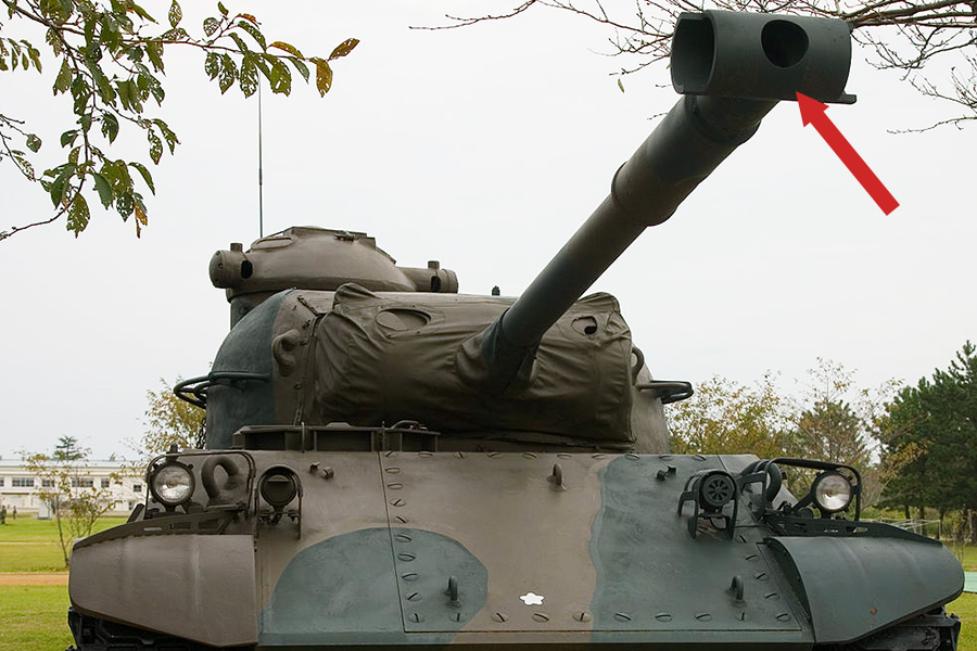 本格的な、戦車(50センチ).    急な斜面も登って行く！ 本格的な、戦車(50センチ). 急な斜面も登って行く！