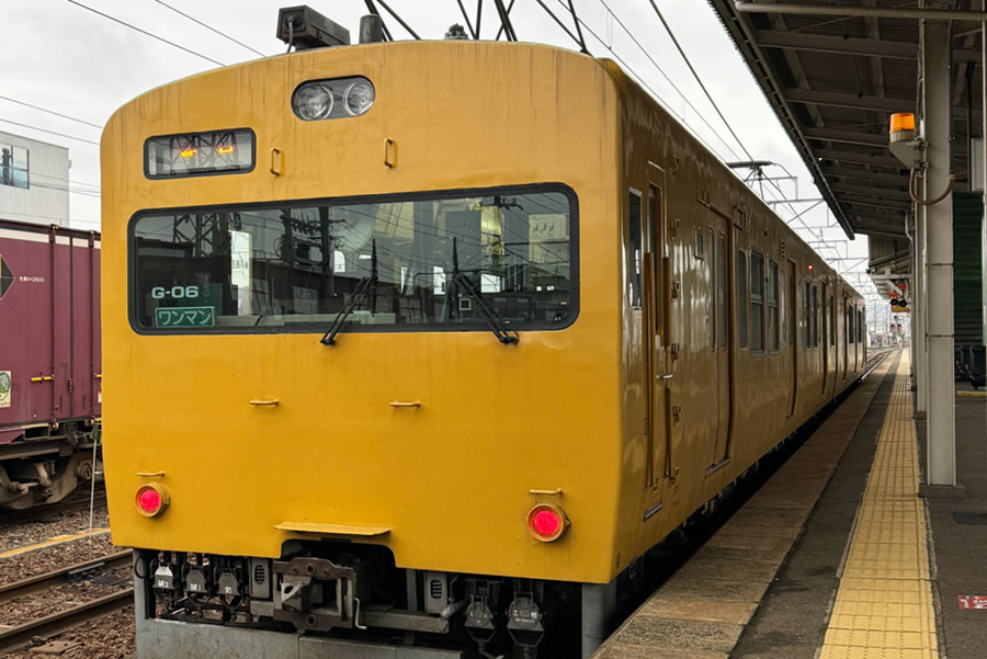 車両が足りない？切ってしまえ」 国鉄の名車115系に「食パン顔」の