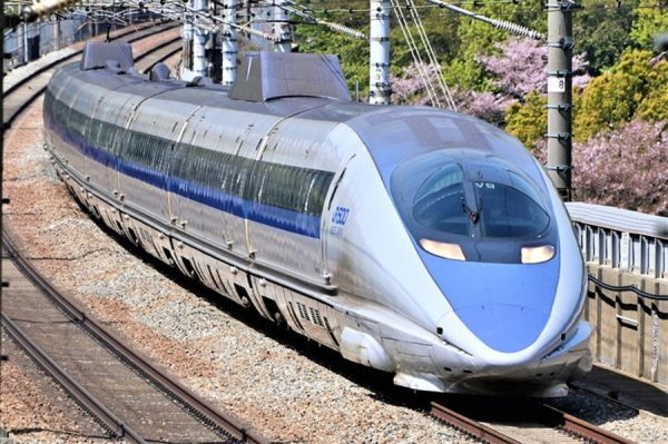 500系引退します」ついにJR西日本が発表 国内最速300km/h運転を実現 現在は「こだま」で活躍 | 乗りものニュース