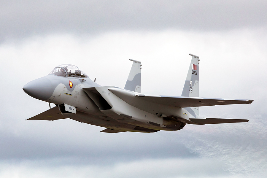 曲芸機？ いえ新型のF-15です」世界最大の軍用機の祭典で「アバビル