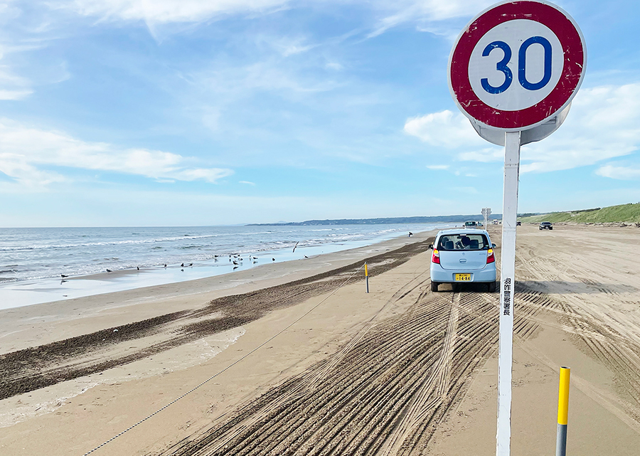 日本唯一「砂浜が道路」の奇景！どっからどこまで道路なのwww ただ