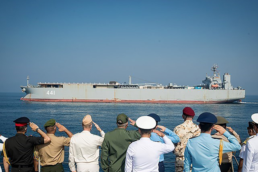 イラン初の空母」就役間近か スキージャンプ台式の飛行甲板などを確認 イラン初の空母」就役間近か スキージャンプ台式の飛行甲板などを確認