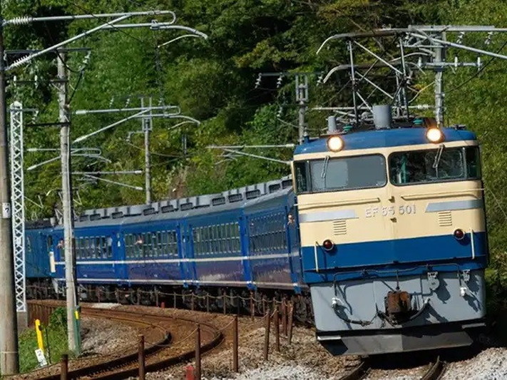 国鉄の客車がJR両毛線を走る！ 北関東を巡るレトロ列車の旅 JR