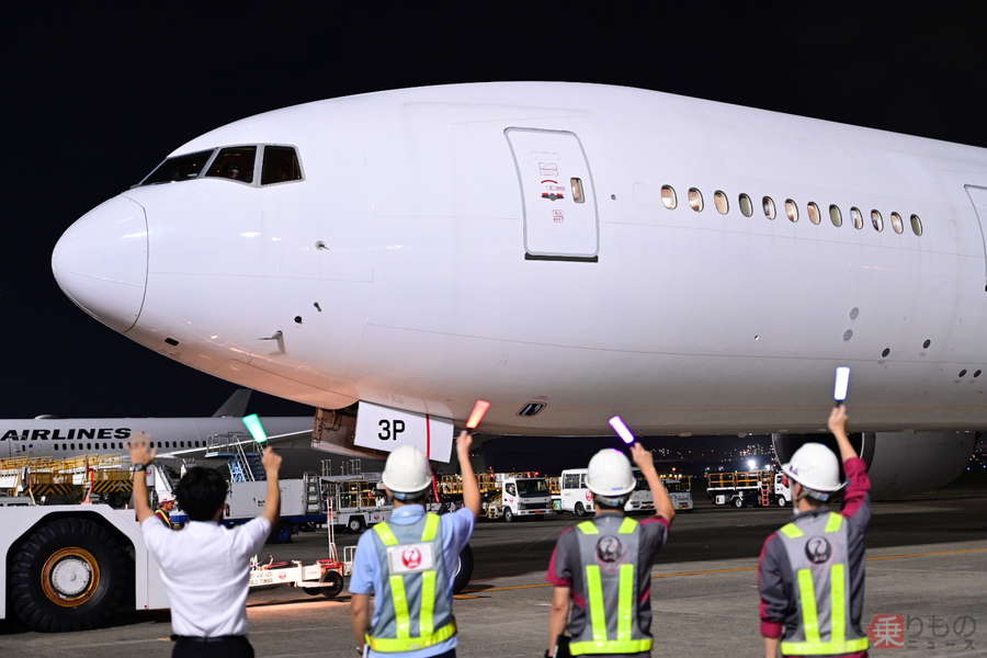 JAL ボーイング777-300ER型機 尾翼型キーホルダー チタン 退役 機体 JAL、退役のボーイング「777」部品をキーホルダーに - 日本経済新聞