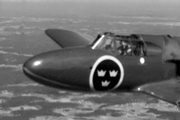 異形機にジェットエンジンくっつけよう！」驚愕の“魔改造二刀流機
