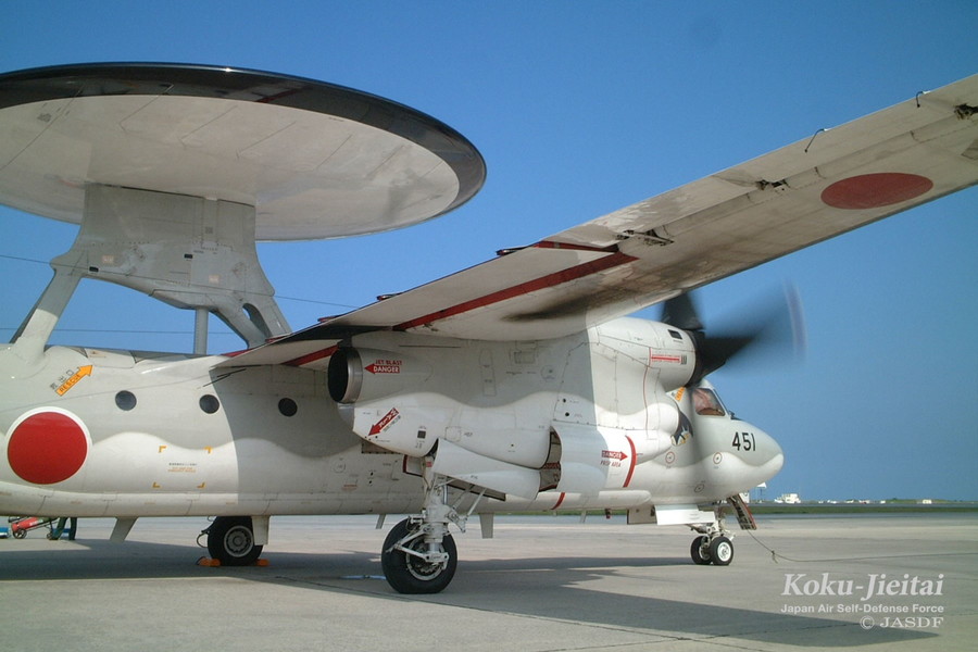 空自で最も“過酷”な機体!? E-2「ホークアイ」にないものとは