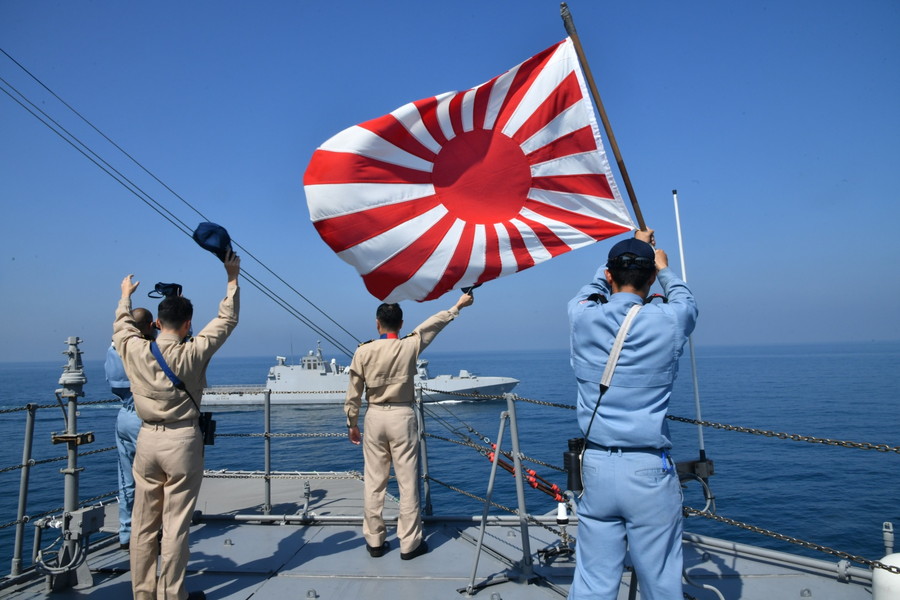 史上初！ 海自護衛艦が哨戒艦「アル・ホール」と訓練へ 米軍基地もある