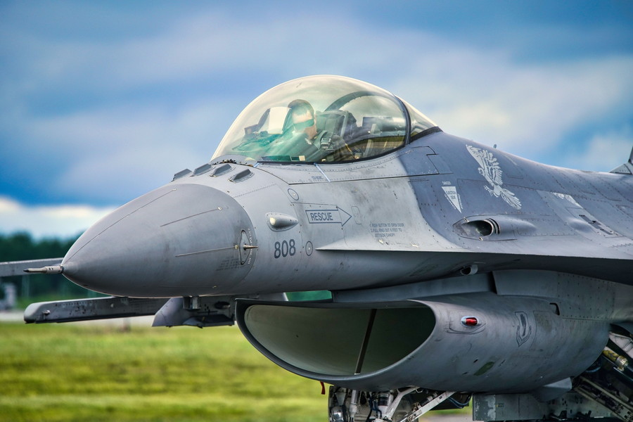 三沢基地 F-16運用終了パッチ 三沢基地 F-16運用終了パッチ - メルカリ