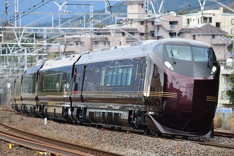 レアなハイグレード車両が静岡県へ 往路は「高島貨物線」など経由 12月