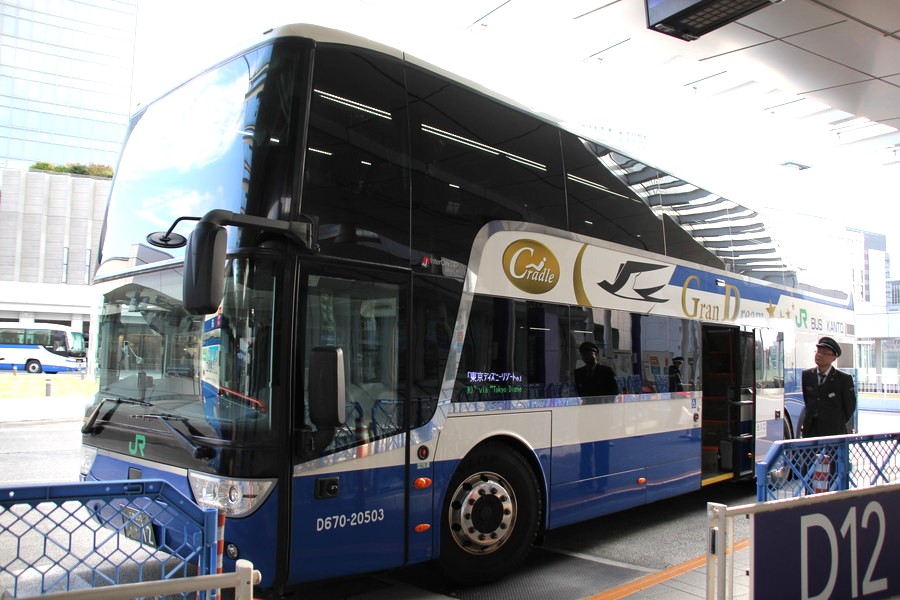 首都圏に存在する「超短距離の高速バス路線」とは TDRへのウンザリ乗換よりコッチだわ！車両は2階建て | 乗りものニュース
