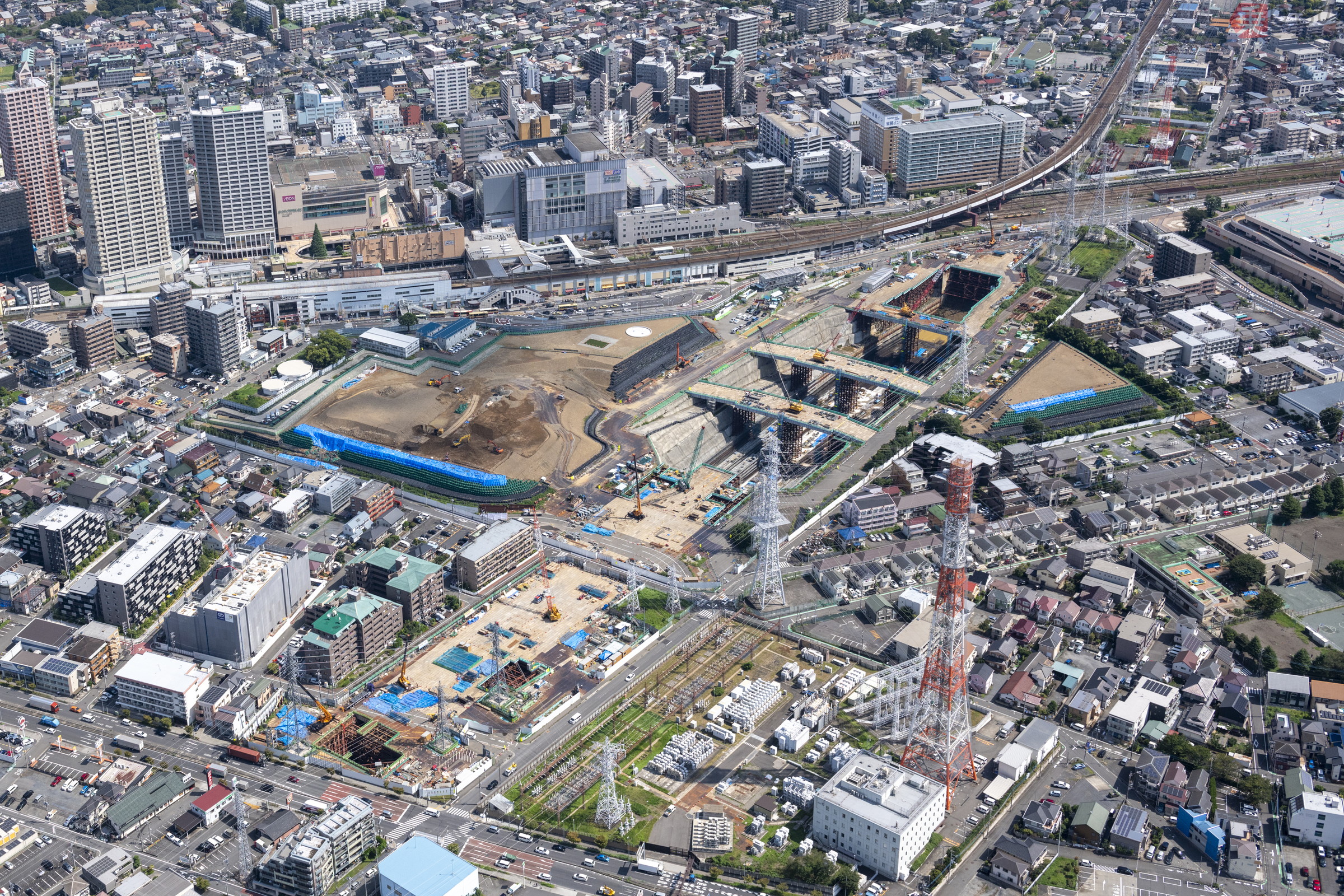 【空から撮った鉄道】「あの大穴はなんだろう!?」 駅前に“大型船のドック”出現 交通の要衝が、県の代表駅へと大改造
