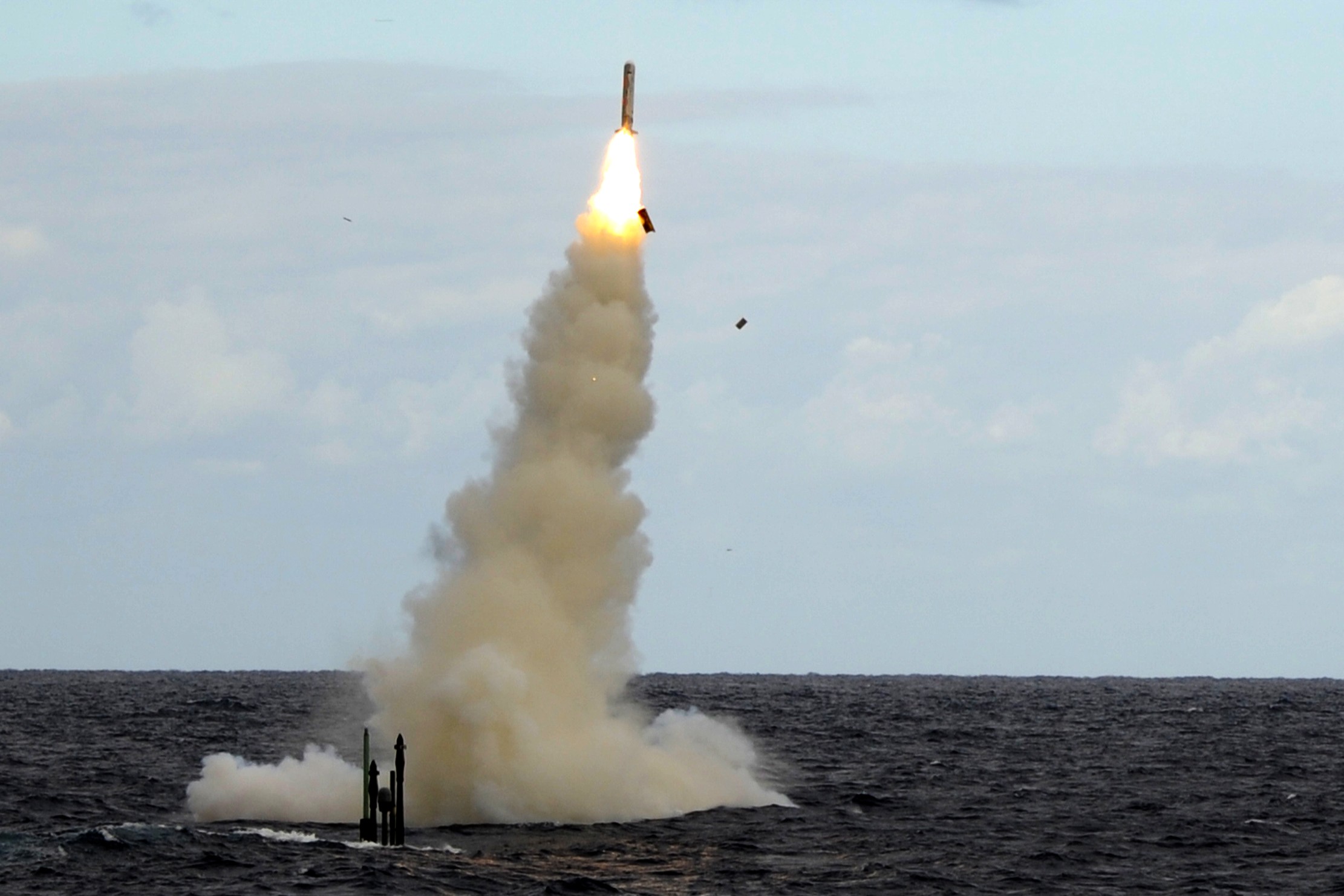 海自の潜水艦が大進化!「超長射程ミサイル」海中から発射可能へ 三菱重工で量産スタート