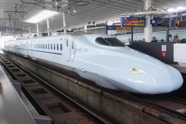 もしかして新幹線最強!? N700系列なのに全然違う「実力派」7000番台の