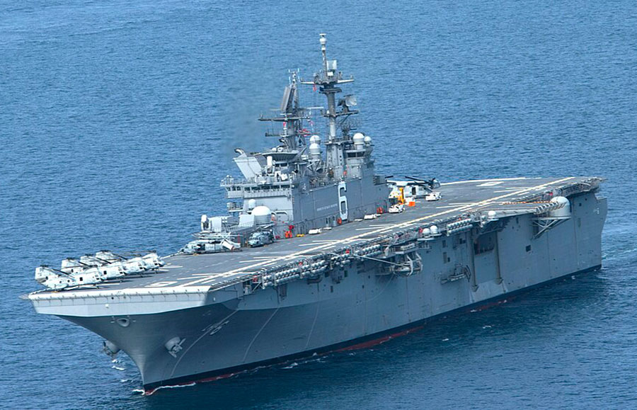 9年経ってもまだ未完成!?」米海軍の“空母みたいな艦”さらに遅延が確定