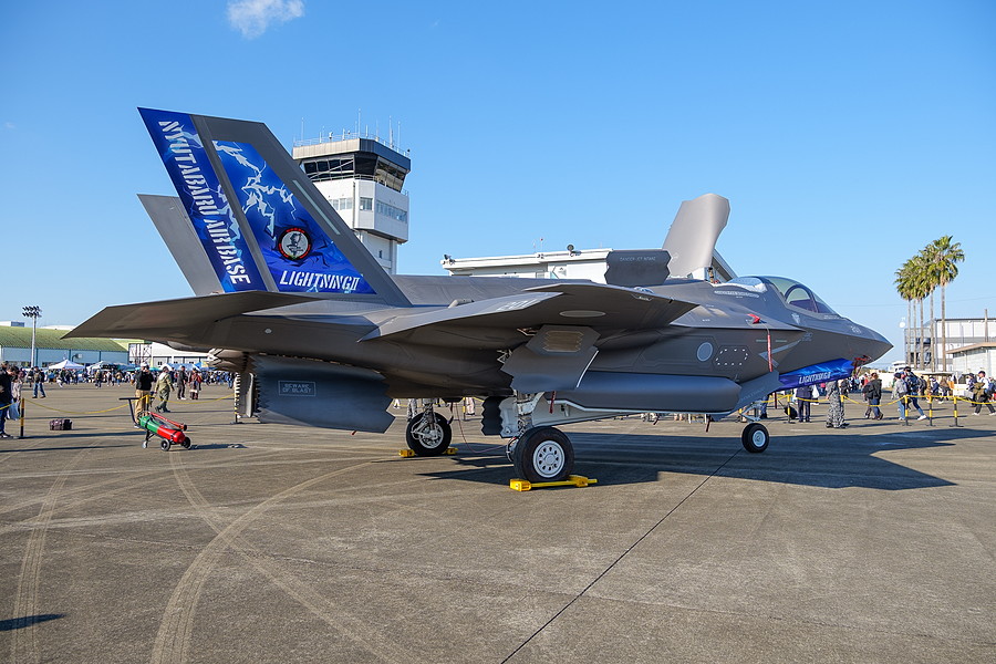 画像ギャラリー | F-15E「ストライクイーグル」が嘉手納基地に到着 4月